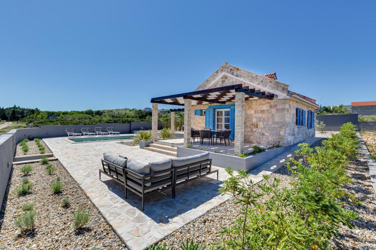 Stonehouse Milan Villa Razanac Exterior photo