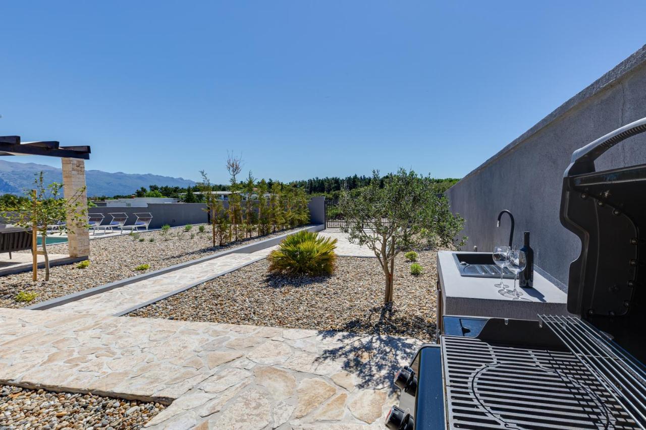 Stonehouse Milan Villa Razanac Exterior photo